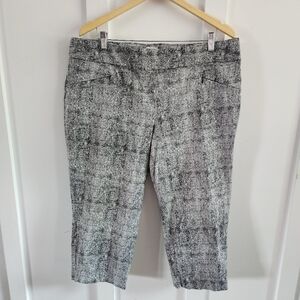 Carolina Belle stretchy black/white pull up cropped pants/capris,size 20W